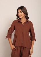Ensemble coordonné marron uni style western pour femme, comprenant une chemise décontractée et un pantalon à taille naturelle, écologique et respirant, idéal pour l'été