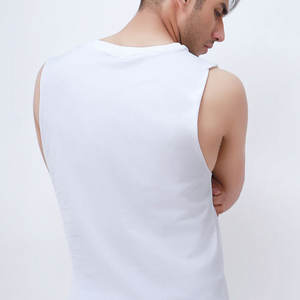 Nouveau design de fabrication, débardeur sans manches pour homme, col rond, grande taille, respirant, couleur et taille personnalisées, fabriqué au Pakistan - Product Image 4