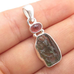 Bague de fiançailles ou de mariage de luxe en argent sterling fait main avec opale 5x7 mm sertie en bélière et plaquée rhodium - Product Image 1