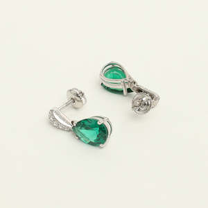 Ensemble de boucles d'oreilles pendantes en argent sterling 925 plaqué rhodium avec zircon cubique suisse vert foncé taille poire – Idéal pour un cadeau - Product Image 4