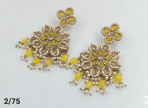 BOUCLES D'OREILLES JUMKHAS TRADITIONNELLES INDIENNES & BOUCLES D'OREILLES KUNDAN EN PLAQUÉ OR AVEC PERLES POUR FEMMES ET FILLES - Product Image 3