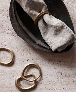 Servilleteros de metal de diseño fino de alta calidad para cenas elegantes con un toque de acabado antiguo tradicional - Product Image 5
