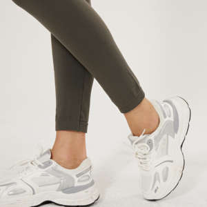 Mallas de gimnasio para mujer de calidad superior, ropa de Yoga transpirable de verano para Fitness, diseño medio, informal, personalizable de fábrica, venta al por mayor - Product Image 6