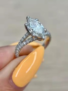 IGI CERTIFICADO Marquesa Forma E VVS2 Anillo de compromiso de diamante cultivado en laboratorio Oro blanco de 14K, vástago dividido 6 puntas Anillo increíble - Product Image 3