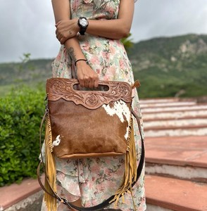 Nuevos Bolsos de Cuero con Flecos y Pelo, Hechos a Mano en Estilo Occidental, Bolsos Cruzados con Correa de Cuero Tallado, Elegantes y de Gran Venta - Product Image 3