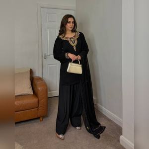 Conjunto de salwar kameez sharara de georgette multicolor de última moda con detalles de trabajo en resham y dupatta elegante, colección 2025 - Product Image 6