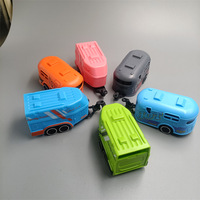Remorque de transport de chevaux et caravane en plastique 1:64 avec logo personnalisé, portes coulissantes, modèle de camion jouet pour enfants