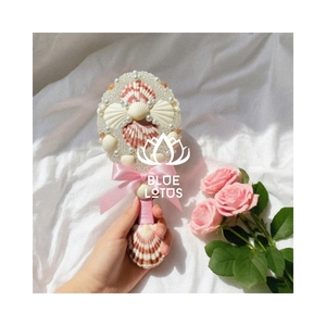 Espejo de mano costero POPULAR PICK, un gran artículo para tiendas de recuerdos y una forma sencilla de llevar las vibraciones del océano a su rutina diaria - Product Image 6