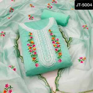 Robe traditionnelle indienne en coton Salwar Kameez avec broderie dernier cri robe à bas prix et de bonne qualité - Product Image 4