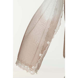 ผ้าคลุมไหล่ปักลายผ้าฝ้ายสีเบจสำหรับผู้หญิงสำหรับงานแต่งงาน - Product Image 1