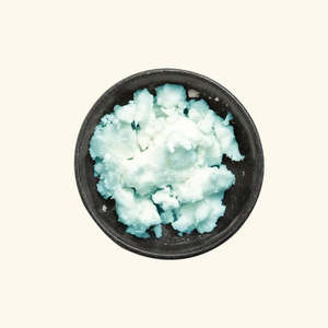 Crème Lotion Éclaircissante et Nourrissante au Beurre de Camomille, au Beurre de Karité, au Lait et à la Vitamine E, à base de plantes, pour l'amélioration de la peau et l'augmentation mammaire, OEM - Product Image 1