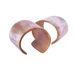 Servilleteros de cuerno forma redonda 100% anillos de servilleta de cuerno de vaca de búfalo Natural para fiesta para uso decorativo de mesa - Product Image 1