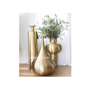 ชุดแจกันดอกไม้ทำจากอะลูมิเนียมเคลือบทองเป็นมิตรกับสิ่งแวดล้อมสำหรับตกแต่งโต๊ะงานแต่งงานที่มีเอกลักษณ์ไม่เหมือนใคร3ชิ้น - Product Image 1