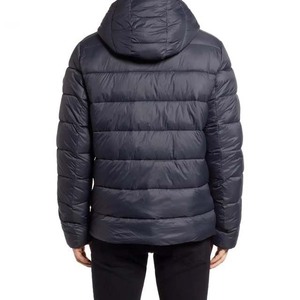 Chaqueta acolchada con estampado personalizado OEM para hombre, chaquetas de hombre de burbujas cálidas de invierno de gran tamaño de tela transpirable de Color azul marino sólido de alta calidad - Product Image 5