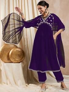 Conjunto Kurti Étnico Indio para Mujer con Bordado Georgette y Lentejuelas, con Pantalón y Dupatta, Sin Estampado, En Stock - Product Image 3