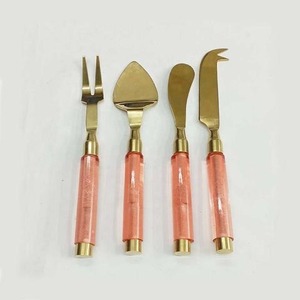 Lame plaquée or en acier inoxydable de vente chaude avec couvercle de boucle avec filetage couteau à fromage ensemble d'outils serveur de fromage - Product Image 4