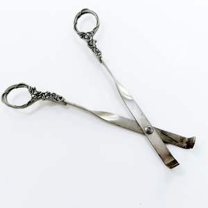 Gold plated metal <b>candle</b> <b>wick</b> trimmer essential accessory for clean <b>candle</b> burning and elegant tabletop presentation - Product Image 4