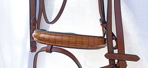 Noseband de cuero con flash elevado acolchado de caballo | Brida anatómica de 3 colores de cuero de caballo Stanford - Product Image 5