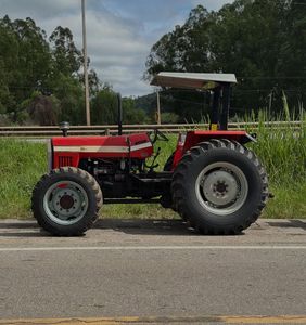 Tracteur Massey Ferguson 7720 haut de gamme à haute puissance - Product Image 3