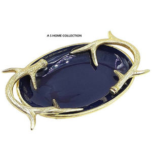 Nouveau plateau décoratif fantaisie en métal nickelé personnalisé pour la maison, l'hôtel et le restaurant, avec des poignées florales en laiton - Product Image 3