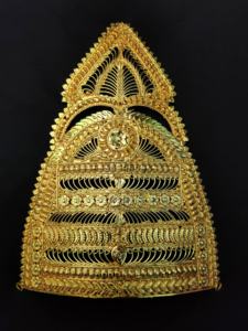 Corona de nuevo estilo con corona hecha a mano de diseño tradicional chapado en oro de 22CT a la venta por exportadores indios - Product Image 3