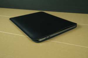 Housse pour ordinateur portable en cuir pleine fleur légère faite à la main Logo couleur personnalisable durable pour les professionnels du bureau - Product Image 3