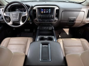 GM_C Sierra 1500 Denali 2018 Usada en Buen Estado - Product Image 5