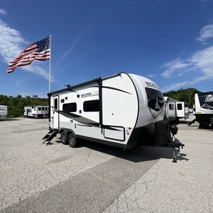 Caravane d'occasion 2023 F-o-r-e-s-t R-i-v-e-r F-l-a-g-s-t-a-f-f M-i-c-r-o -L-i-t-e 21FBRS à vendre - Product Image 1