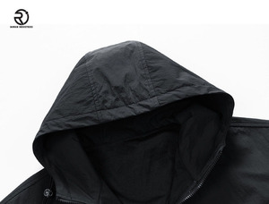 OEM/ODM verano transpirable con capucha manga corta y pantalones cortos chándal 2 piezas entrenamiento ropa deportiva Jogging chándales conjunto para hombres - Product Image 3