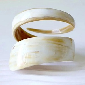 Anillo de cuerno de búfalo natural hecho a mano, alta calidad, tonos terrosos, Ágata negra, pulido decorativo, artesanía hecha a mano - Product Image 2