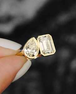 Esmeralda y pera corte Toi Et Moi anillo 11x9mm 10x7mm blanco CZ dos piedras oro joyería de compromiso - Product Image 1