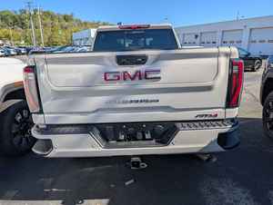 GMC Sierra 2500 HD AT4 2026 de qualité supérieure, quatre roues motrices, cabine double - Product Image 4