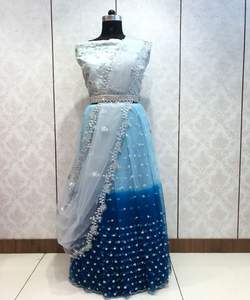 À la mode Blooming Net Broderie Séquence Travail Lehenga Choli avec Dupatta Vente en gros Fabrication Meilleur Prix Vêtements Ethniques Vêtement - Product Image 4