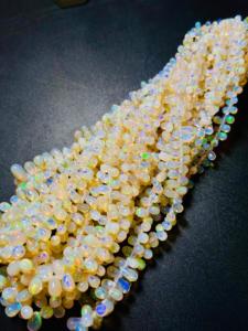 Perles en vrac de pierres précieuses en forme de larme d'opale éthiopienne naturelle 90-100 carats poids un brin environ - Product Image 6