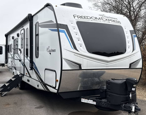 Tarif d'enchère 2024 2025 Caravane pliante ultra-légère Coachmen RV Freedom Express pour le camping mobile - Product Image 1