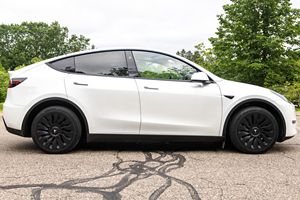 Véhicules d'occasion - Modèle Y Long R AWD 2022 - Prêt pour une livraison rapide - Product Image 2