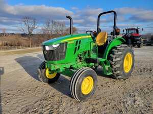 2022 Johnn Deere 5045E Mini Tractor 4WD Rueda 160HP Potencia nominal 4x4 Tipo de accionamiento para uso agrícola - Product Image 3