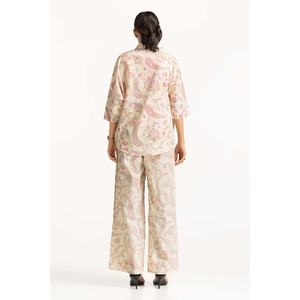 เสื้อเชิ้ตชีฟองพิมพ์ลายคอปกพร้อมดีเทลลายดอกไม้ WM-CS-SS24-029 - Product Image 2