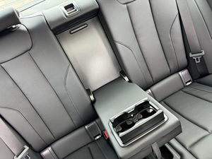 ¡Oferta increíble! 2024 M240i xDrive Turboalimentado de 6 Cilindros con Tracción en las Cuatro Ruedas, Equipamiento de Alta Gama, Color Metálico Thundernight - Product Image 3