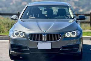 BMW 535d Turbo Coupé 2024 Usado, Volante a la Izquierda, R15, Cuero Oscuro, Conducción Ejecutiva, Gran Autonomía, Comodidad, Techo Panorámico, Sedán de Lujo en Venta - Product Image 2