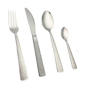 Elegante juego de cubiertos de metal con mango martillado, acabado plateado para hoteles y restaurantes, juegos de cubiertos para comer - Product Image 2