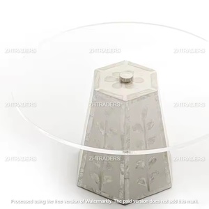 Exhibidor de Acrílico Premium Hecho a Mano con Acabado Pulido y Forma Redonda para Exhibición de Postres, Pastelería y Confitería, Base para Tartas de Nácar - Product Image 4