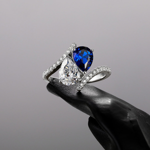 Bague de fiançailles Jeulia Toi Et Moi avec diamant taille poire, plaqué rhodium 14K sur platine - Product Image 4