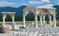Mandap blanc élégant, facile à assembler, en fibre, style Haveli, scène carrée, grand mandap extérieur Bollywood pour mariages en destination