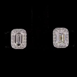 Boucles d'oreilles en diamant cultivé en laboratoire taille émeraude 2.37 ct or blanc 14 carats VVS EF clarté bijoux fins pour femmes Design de luxe élégant - Product Image 1