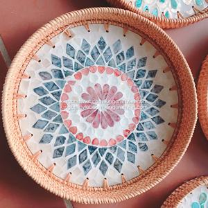 ถาดหวายทรงกลมลายมุกยี่ห้อเวียดนาม สำหรับตกแต่งร้านอาหาร ขายส่ง ราคาโรงงาน รับผลิตแบบ OEM/ODM ผลิตในเวียดนาม - Product Image 2