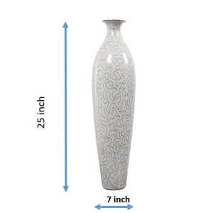 Jarrones de flores blancos vintage en hierro con acabado natural, perfectos para una decoración elegante del hogar - Product Image 2