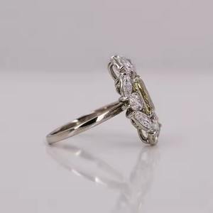 Bague de fiançailles pour femme de luxe jaune Radiant Cut Lab diamant créé avec diamant poire or massif forme florale cadeau parfait - Product Image 2