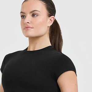 Último diseño negro 100% algodón Mujer camiseta Casual secado rápido transpirable y elegante diseñador relajado ajuste gimnasio entrenamiento camiseta - Product Image 4