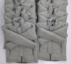 Chaqueta acolchada de esquí impermeable de lona con logotipo personalizado prendas de vestir exteriores moda transpirable High Street capucha desmontable bolsillos con cremallera hombres - Product Image 3